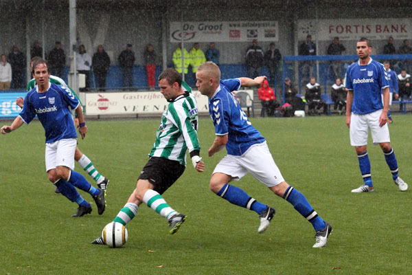 G.V.V.V. Veenenedaal - SC Genemuiden (Foto Helmich Lubberts).